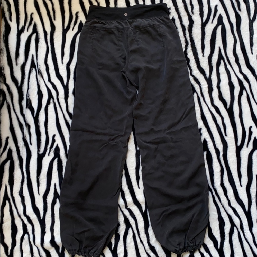 Lululemon post yoga pants